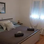 Zemunik 아파트 *